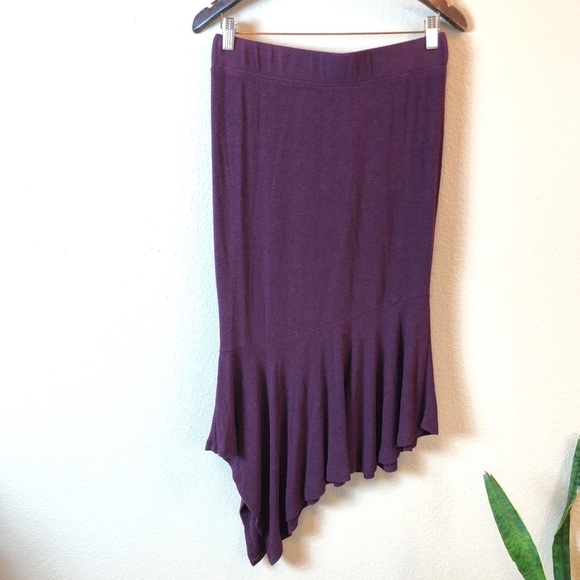 Summer & Sage || Asymmetrical Sweater Skirt - Picture 6 of 8